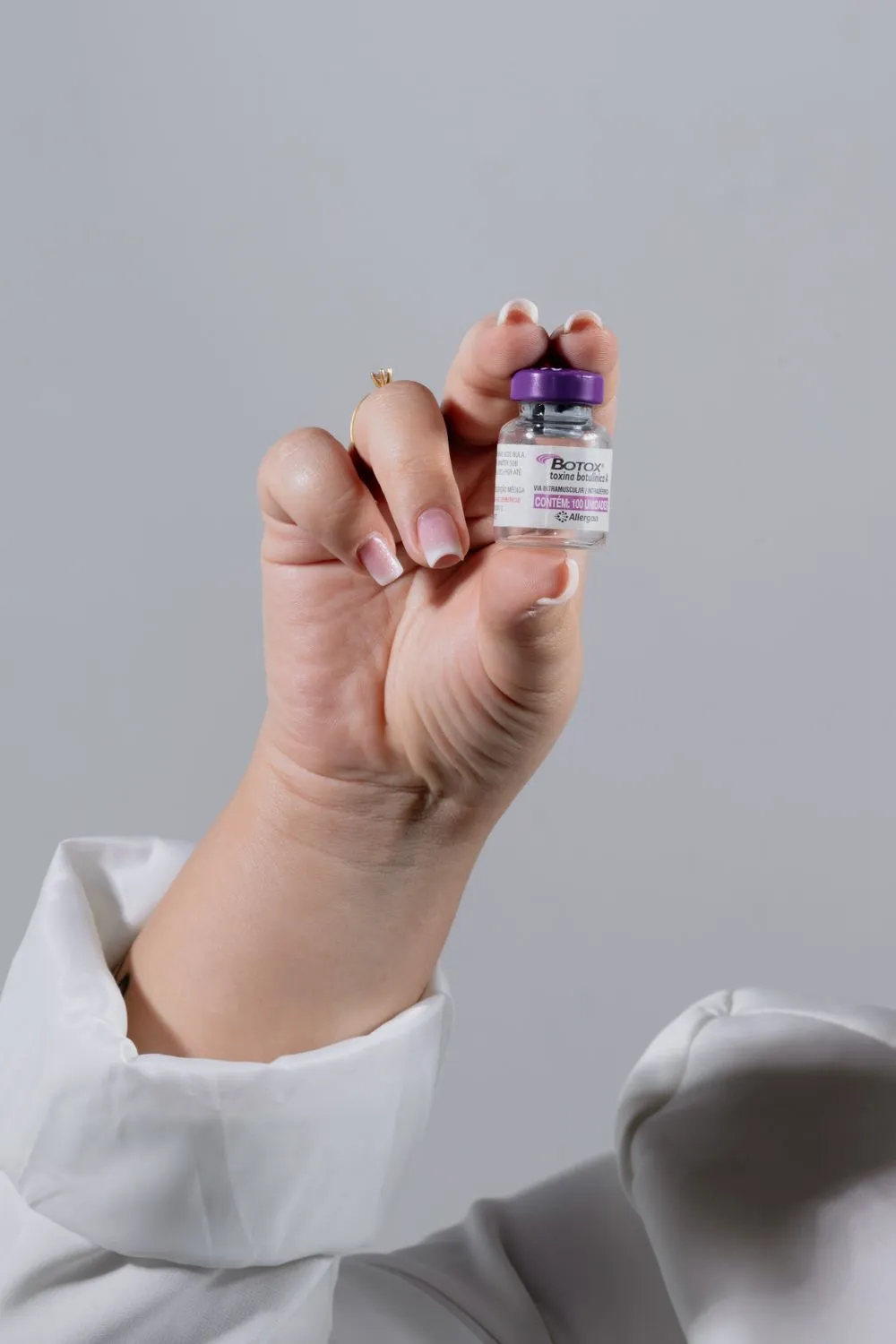 Botox injectable treatment being administered
